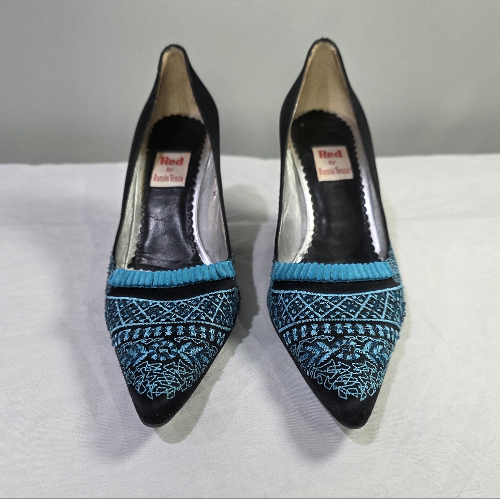 Vintage Red by Ramon Tenza Black Satin Stiletto Heels w/Turquise Embroidery. 7 - Picture 2 of 11